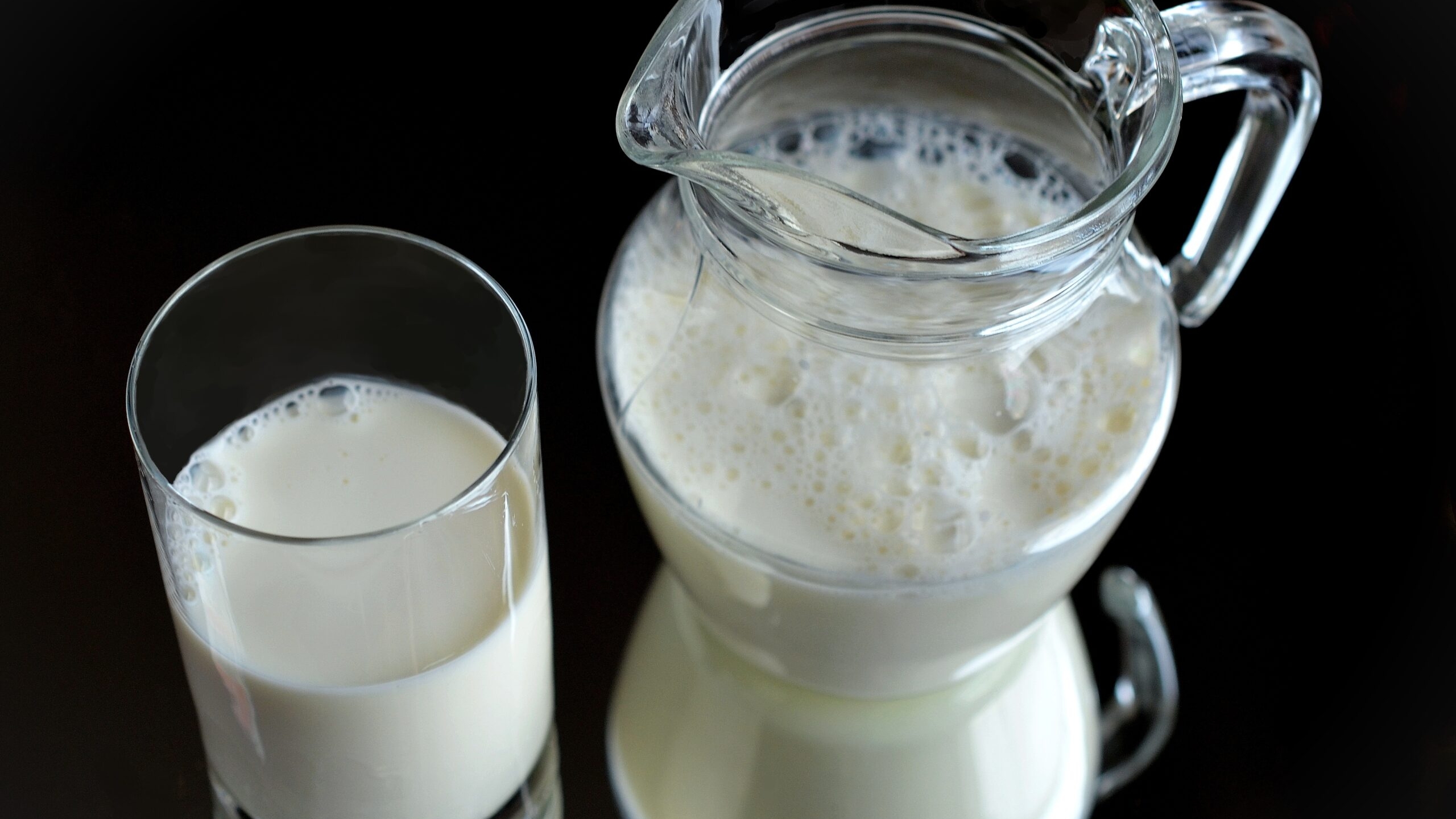 Петербуржцев травят в магазинах суррогатной «молочкой»