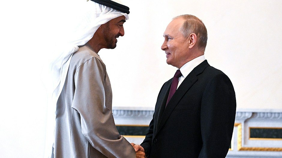 В Петербурге Владимир Путин встретил лидера ОАЭ