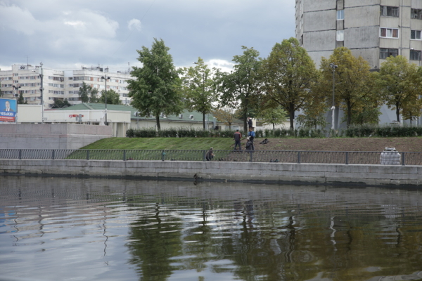 В Петербурге набережная реки Смоленки оказалась под водой