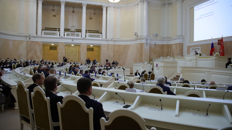 Петербургский ЗакС поддержал закон о сносе исторических зданий