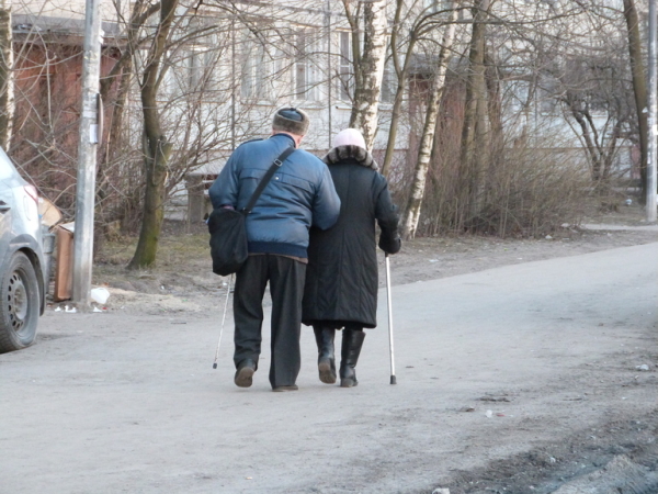 В России пенсионерам в качестве прибавки выдадут продуктовые наборы