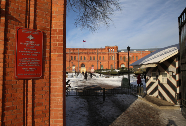 В Петербурге в Музее артиллерии стартовала выставка, посвященная Юрию Никулину