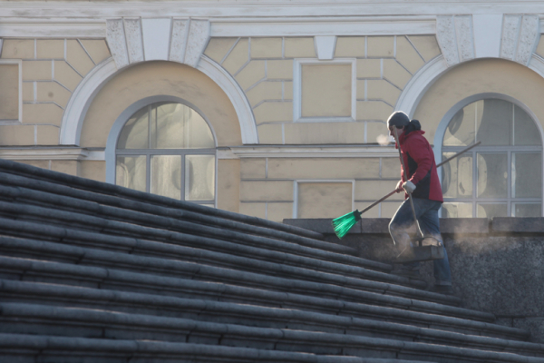 Жители Петербурга проголосовали за новую форму для работников ЖКХ