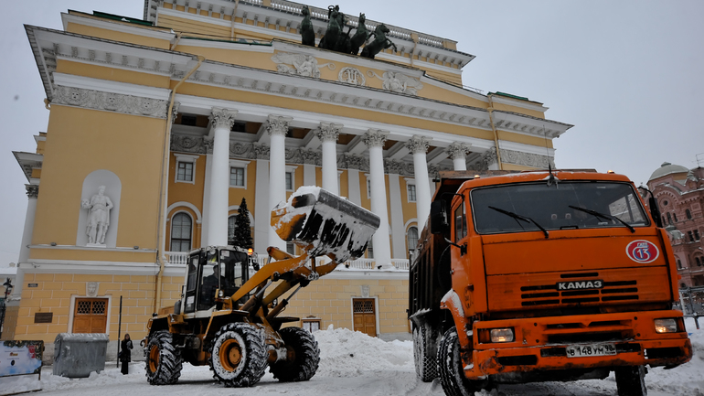 Экс-вице-губернатор Бондареко указал своему преемнику на плохую уборку снега в Петербурге