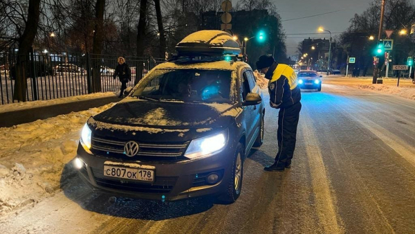 Сотрудники ГИБДД устроят рейды на водителей «подшофе» на улицах Петербурга и области
