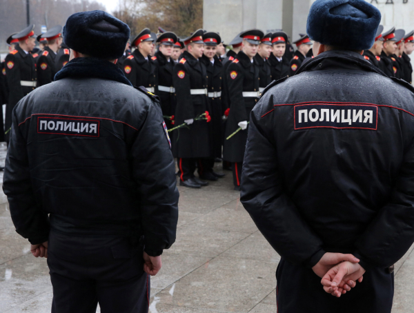 Полицеские Петербурга открыли огонь по напавшему на них пенсионеру