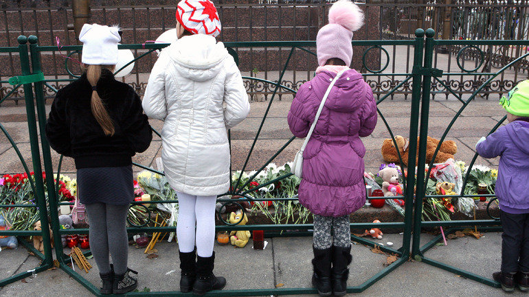 Власти Петербурга помогут с усыновлением детей-сирот из ДНР