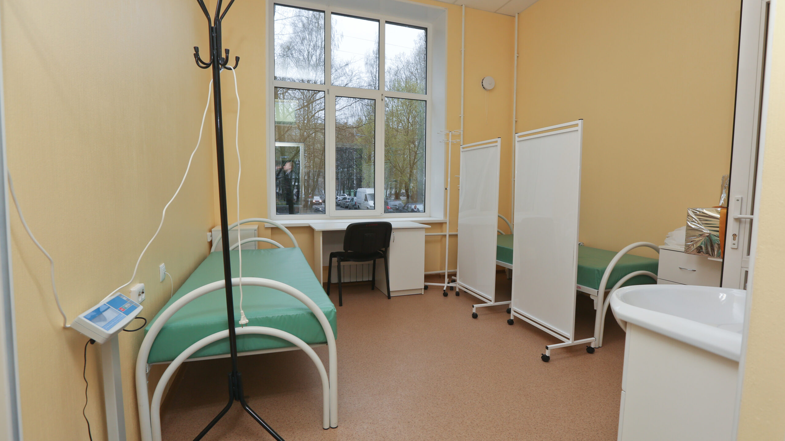 В двух петербургских больницах развернут дополнительные места для больных коронавирусом