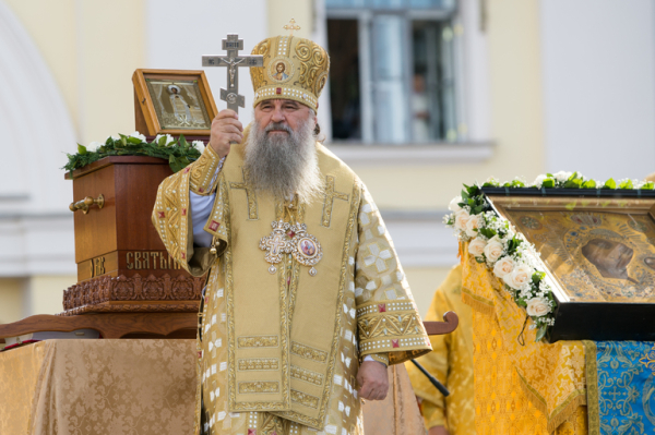 В Петербурге в Казанском соборе в канун Рождества отслужили Божественную литургию