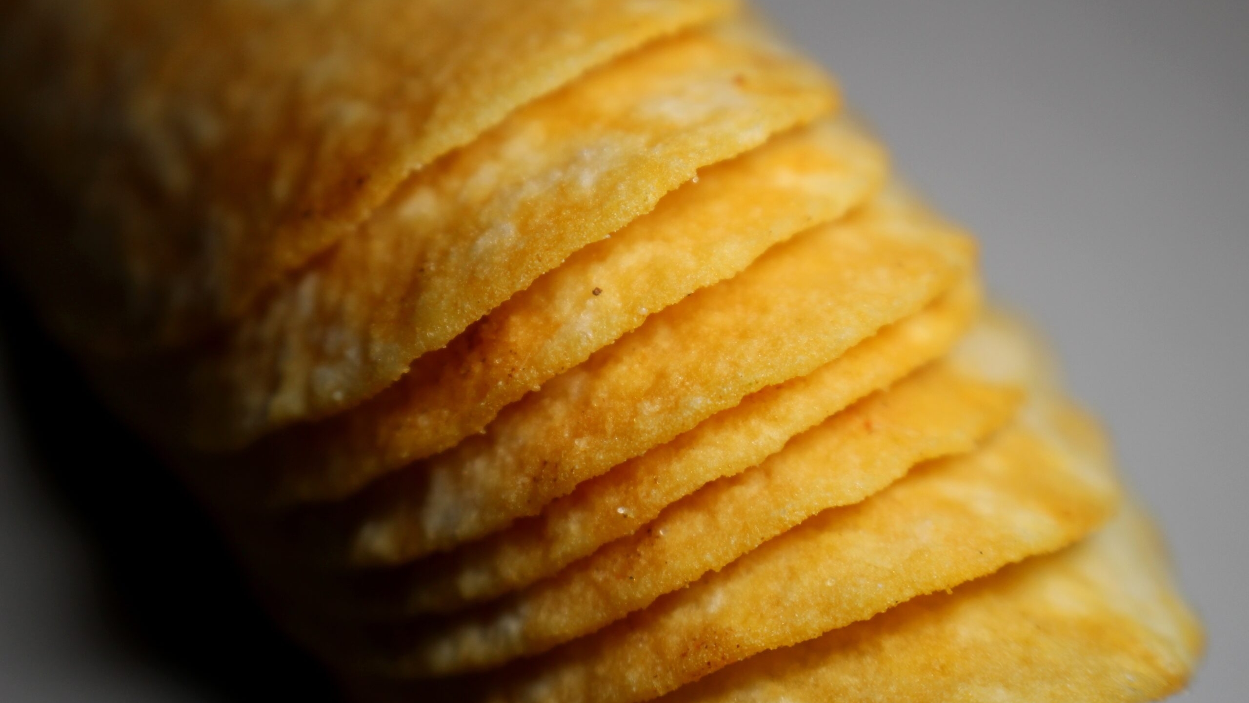 Жителям Петербурга может не хватить чипсов Pringles на Новый год