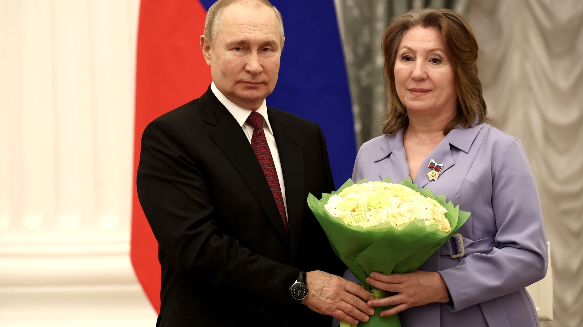 Путин в Кремле вручил почетный знак «Мать-героиня» многодетной петербурженке