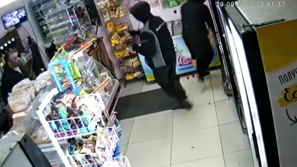 Продавец магазина в Пушкине отбился от разбойников стулом: уголовное дело ушло в суд