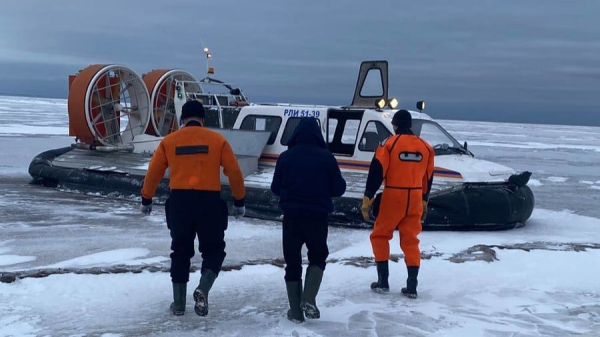 Спасатели Ленобласти патрулируют замерзшие реки и озера