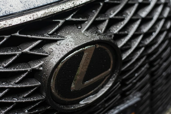 В России отзывают более 8 тысяч автомобилей Lexus из-за проблем в бензобаке