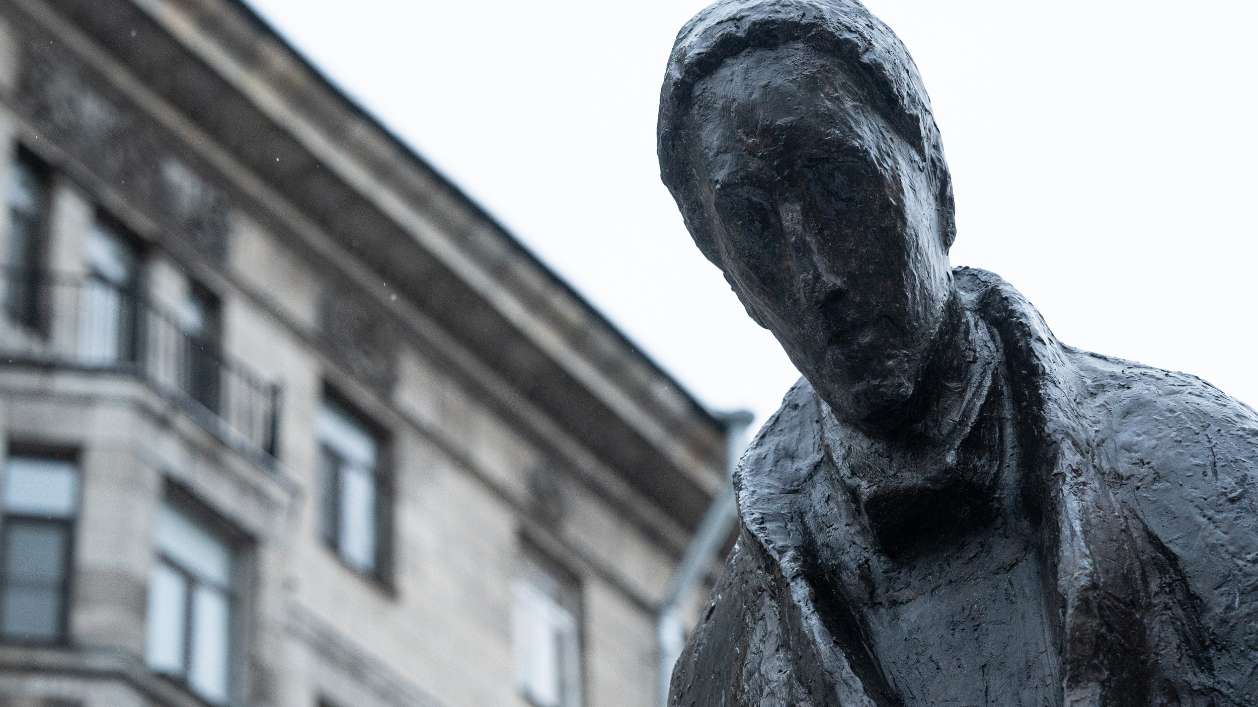 В Петербурге на улице Декабристов состоялось официальное открытие памятника Александру Блоку