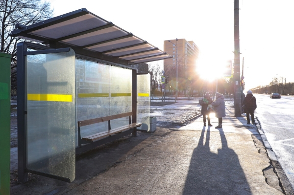 В Петербурге в 2023 году поставят более 800  улучшенных остановок общественного транспорта