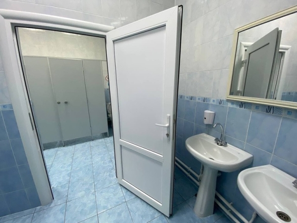 На Сибирской в туалете обнаружен избитый труп мужчины