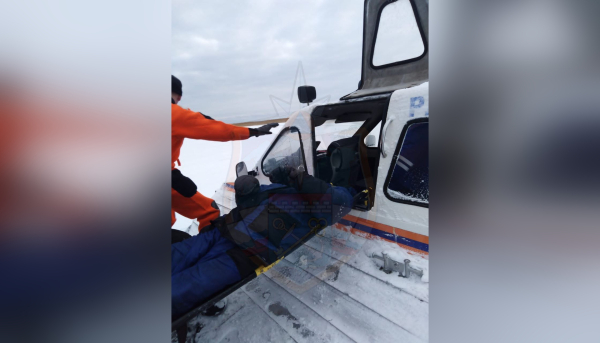 Спасатели Новой Ладоги помогли рыбаку, заболевшему во время лова