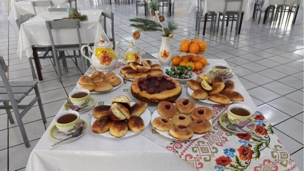 Пироги и другая домашняя выпечка: как в российских военных частях прошли Дни именинника
