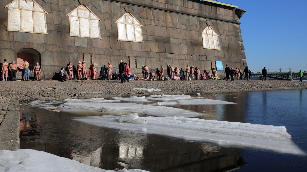 Любителям позагорать у стен Петропавловской крепости придется потерпеть пару лет