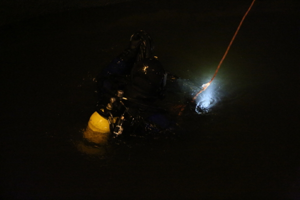 Спасатели Сургута достали из реки тело погибшего дайвера