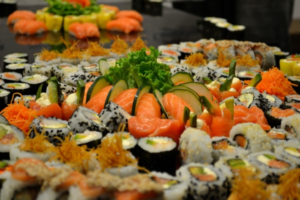 Любителям суши и роллов объяснили, для чего нужны имбирь и васаби