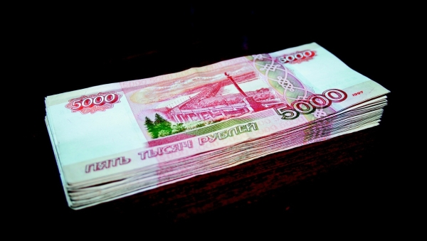 Мошенники притворились подругой пенсионерки и обманули ее на 250 тысяч рублей