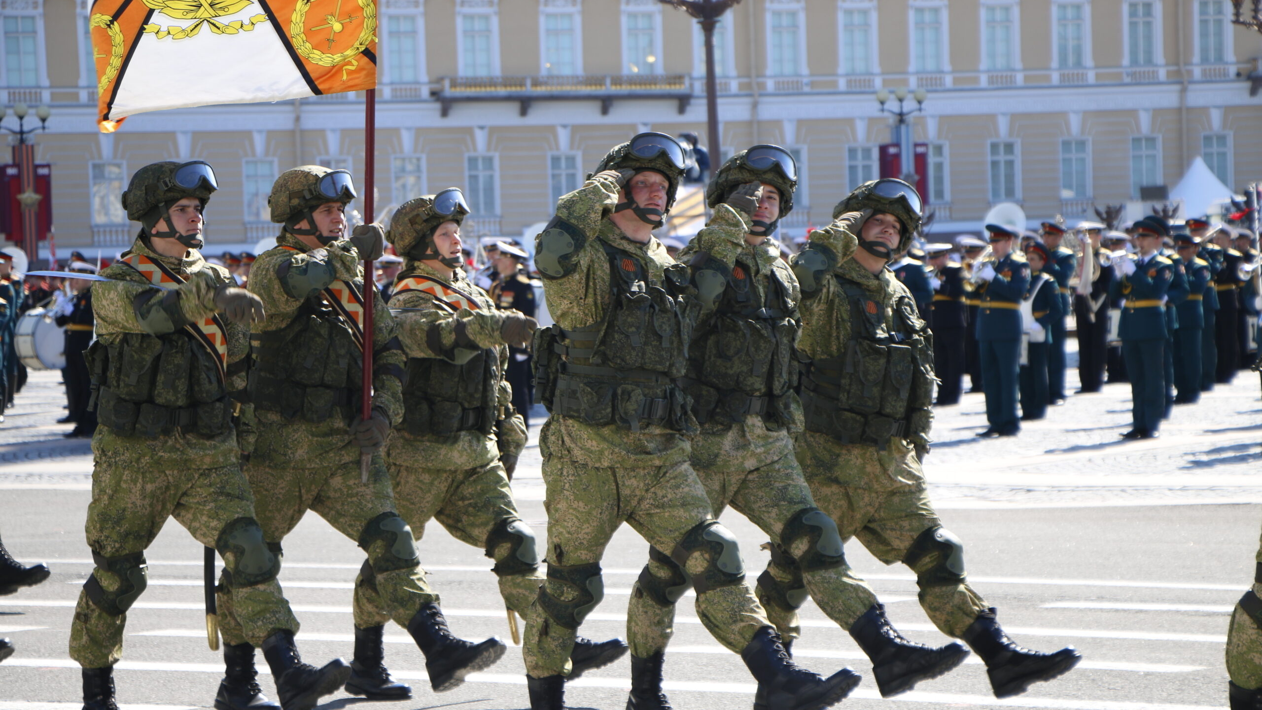 Петербург останется без воздушной программы на параде Победы