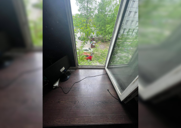 В Москве четырехлетний мальчик выпал из окна в присутствии матери и бабушки
