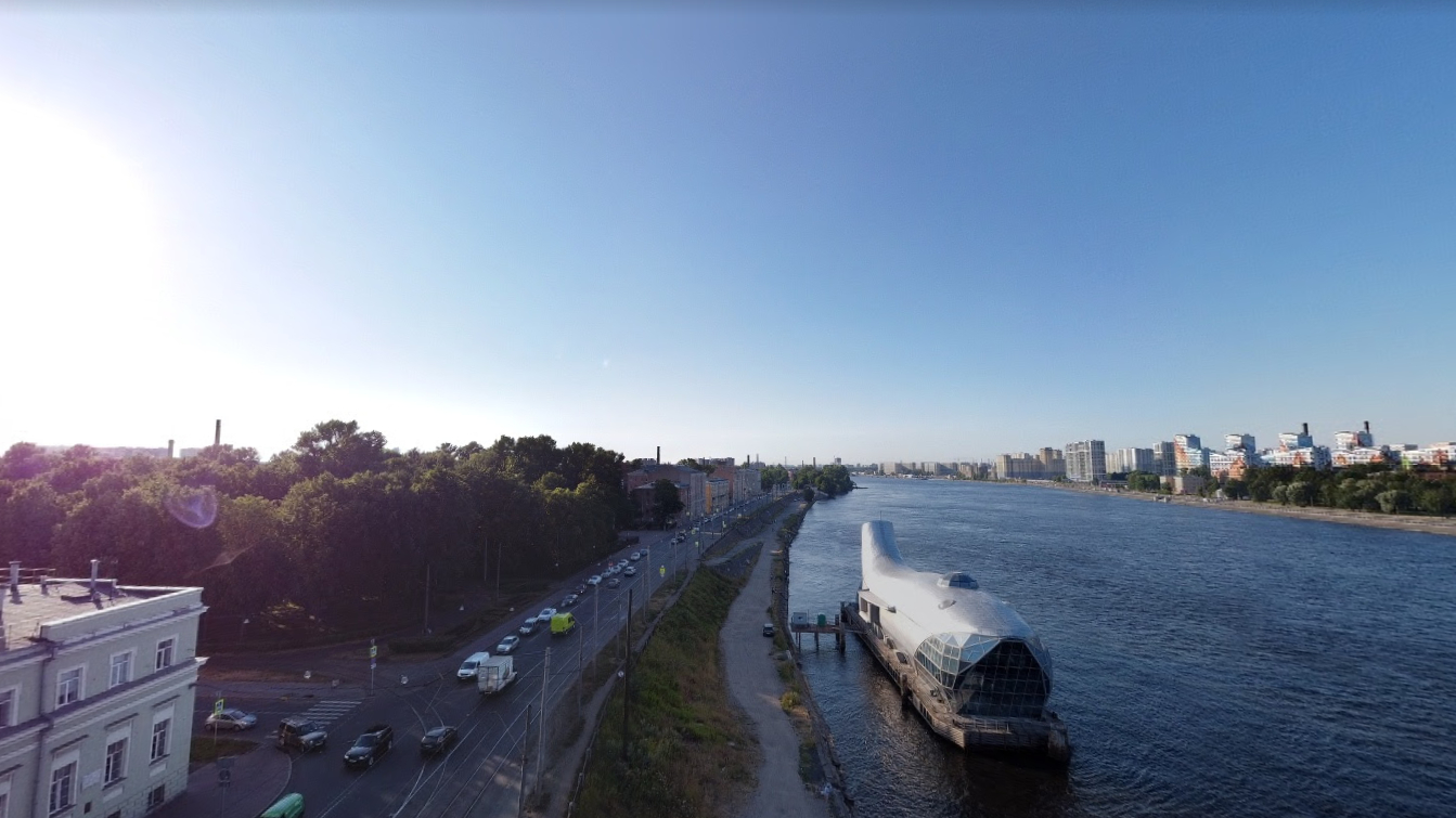 В Петербурге решили убрать затонувший на Неве плавучий ресторан «Серебряный кит»