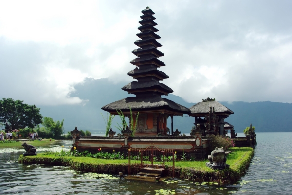 Теперь за отдых на Бали нужно платить налоги