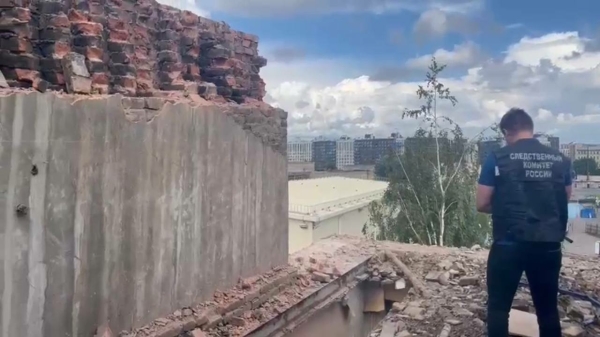 Следователи заинтересовались кончиной рабочего от падения стены в Петербурге