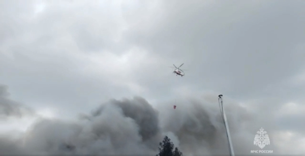 Тушивший возгорание покрышек вертолет заметили над Парком Победы