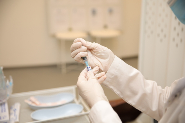 Петербуржцам поступило больше 75 тысяч доз детской вакцины от гриппа