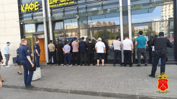 В Кудрово, Буграх и Мурино полиции проводит рейды по мигрантам