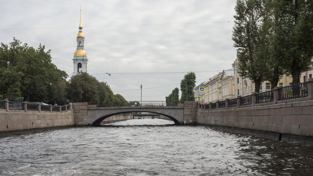 Петербург вошел в рейтинг популярных направлений туризма с детьми на осенних каникулах