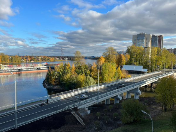 Рыбацкий мост в Петербурге вновь доступен для автовладельцев спустя 20 лет