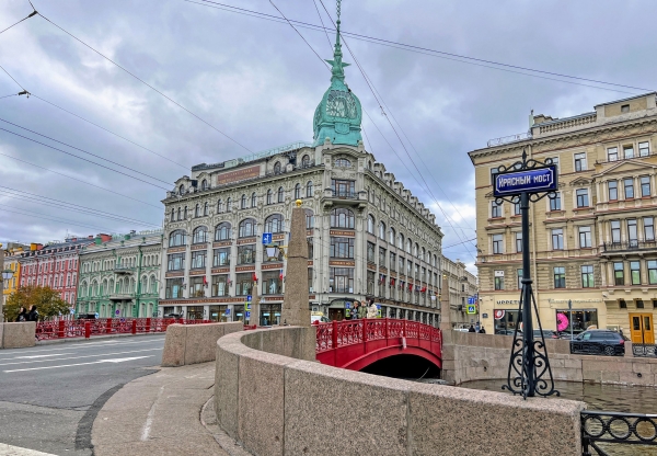 В центре Петербурга отремонтировали Красный мост