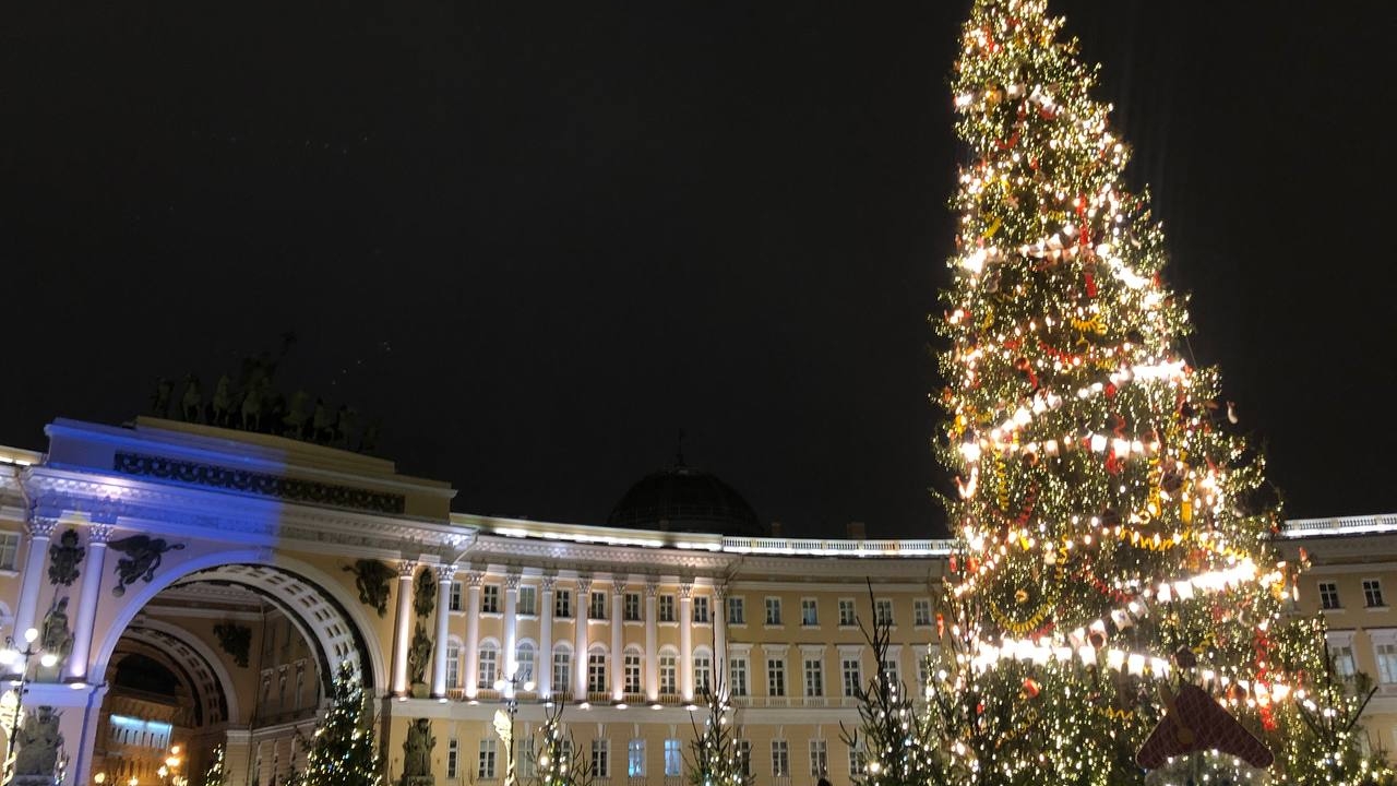 Россияне больше всего хотят провести Рождество в Петербурге