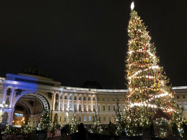 Россияне больше всего хотят провести Рождество в Петербурге