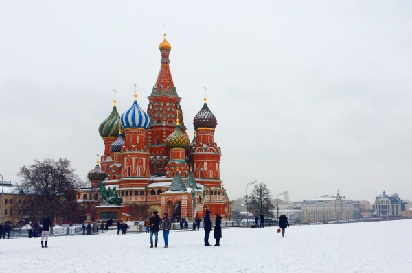 Почти 80% россиян останутся в стране на Новый год