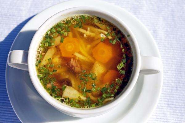 Царь-суп: Роспотребнадзор рассказал петербуржцам, что стоит есть на первое