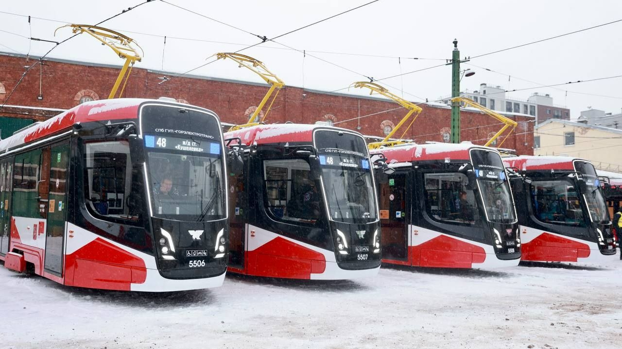Путину рассказали о развитии общественного транспорта Петербурга