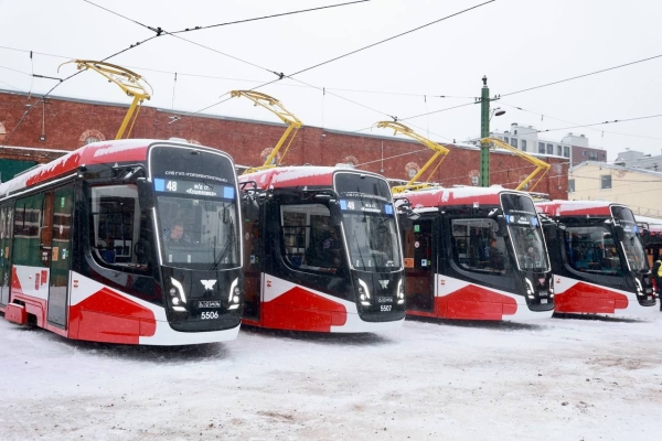 Путину рассказали о развитии общественного транспорта Петербурга
