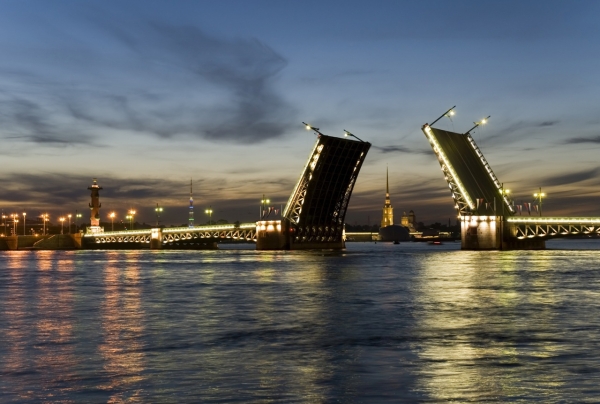 В ночь на 29 января в Петербурге разведут мосты