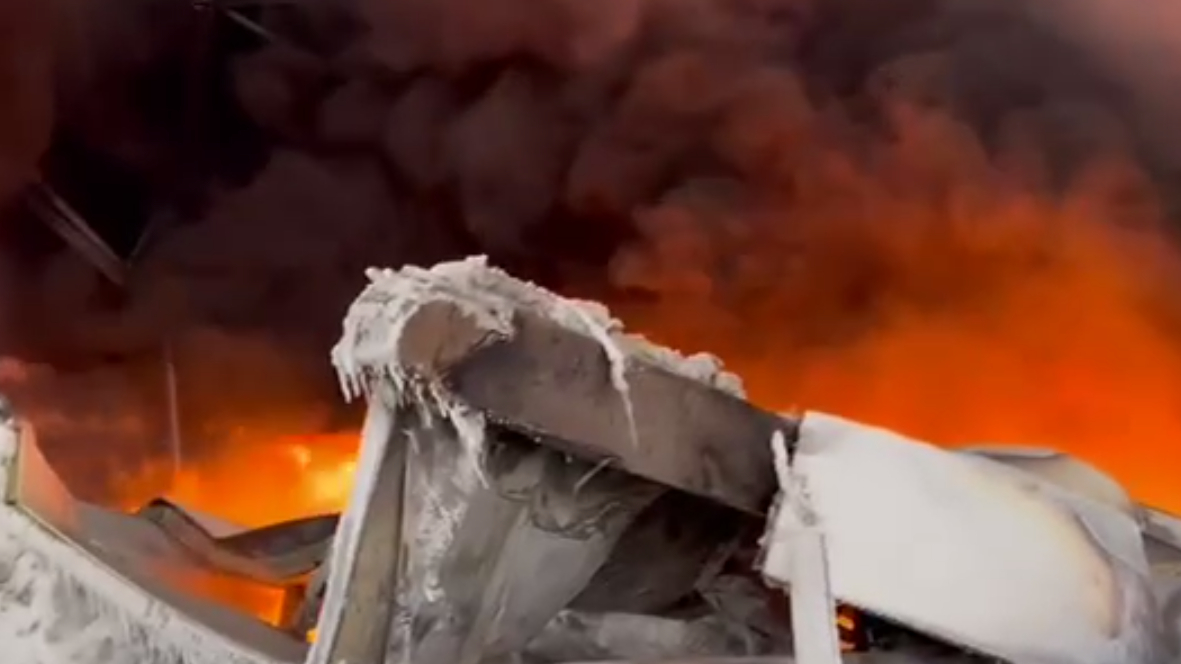 Масштабное возгорание на складе Wildberries в Шушарах удалось локализовать