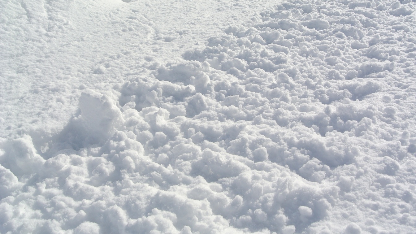 Петербургские суды начали разбираться с некачественной уборкой снега минувшей зимой