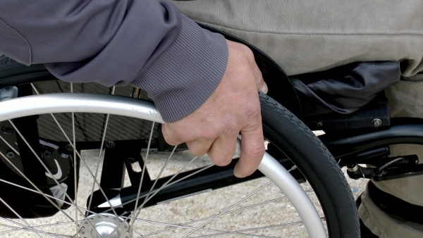 Инвалид-колясочник ценой жизни спас свою девушку во время нападения террористов на «Крокус»