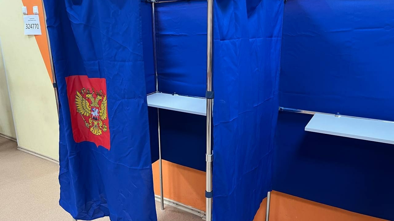 Волочкова поставила галочку в бюллетени, не заходя в кабинку для голосований