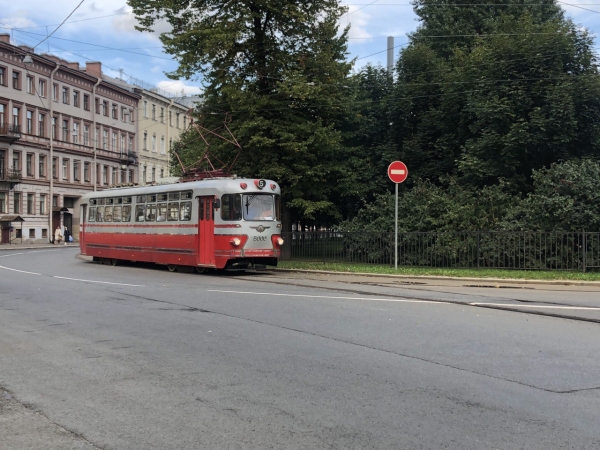 Петербургских сотрудников транспортного комплекса наградили за восстановление трамвайного движения в Мариуполе